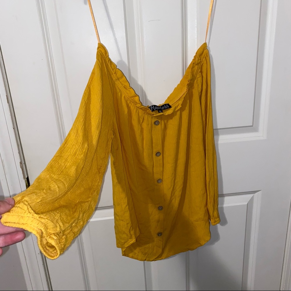 off the shoulder yellow blouse 💛